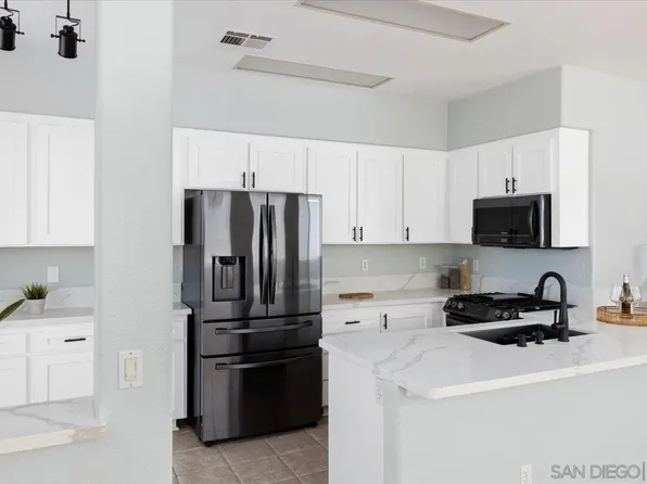 11898 Scripps Creek Dr APT B, San Diego, CA 92131