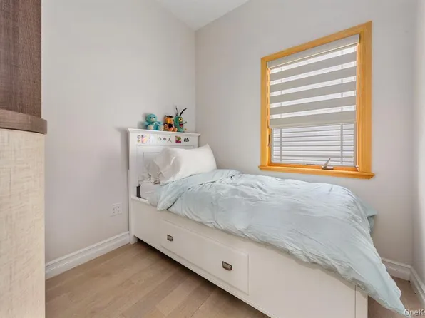 158-18 77th Avenue image 13 of 27