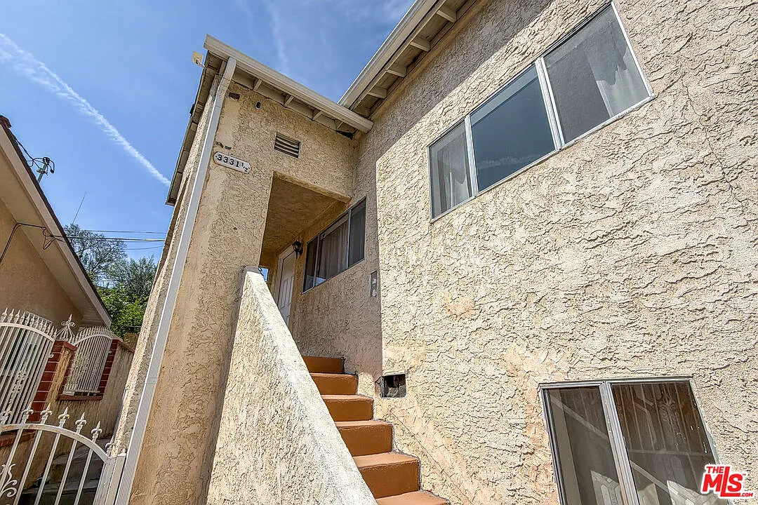 1 bed, 1.0 bath, 700 sqft, $1,800 — Photo 3