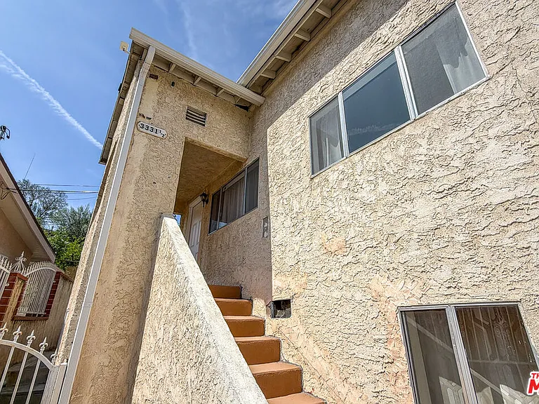 3331 1/2 City Terrace Dr — Photo 3