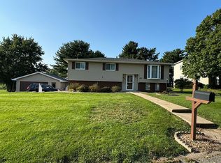 1621 Bluebird Dr, Galesburg, IL 61401