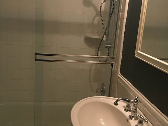 4th image of 2246 Fulton St