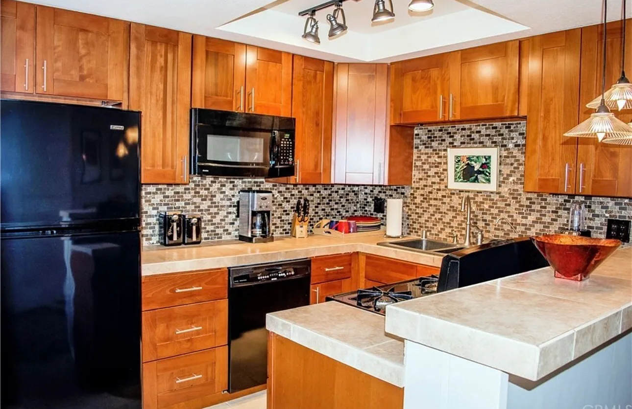 1 bed, 696 sqft, $2,350 — Photo 2