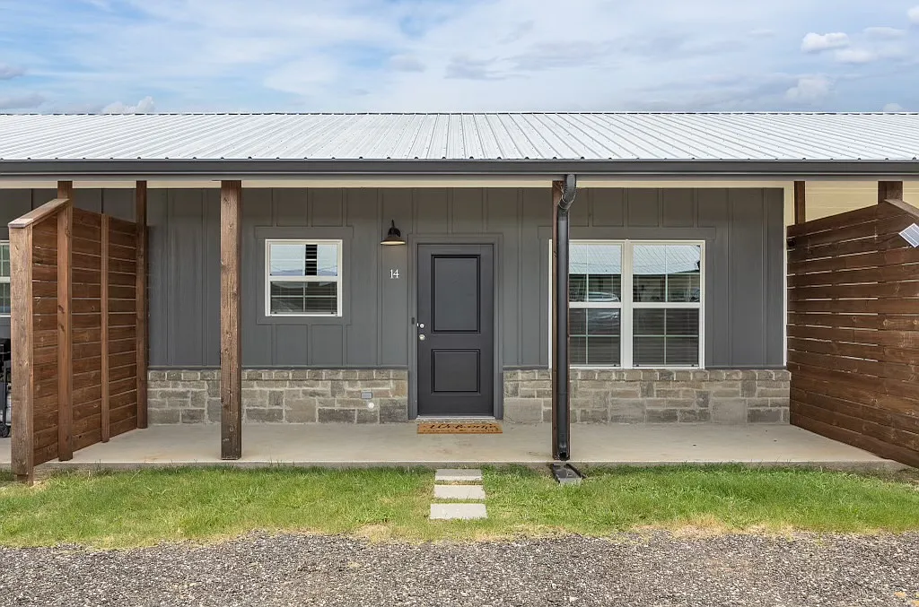 Lindale Landing North/South — Photo 1