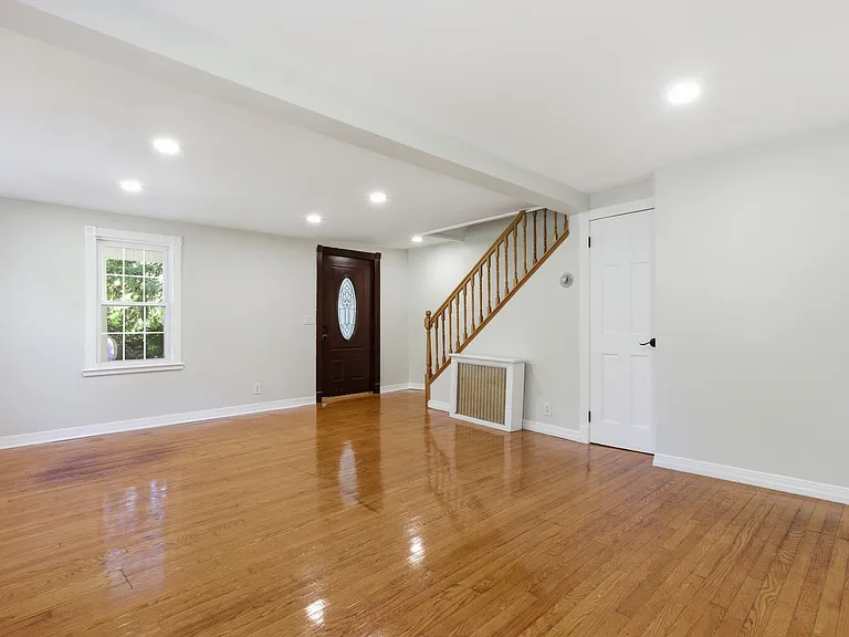 39 Cox Ave #B — Photo 7