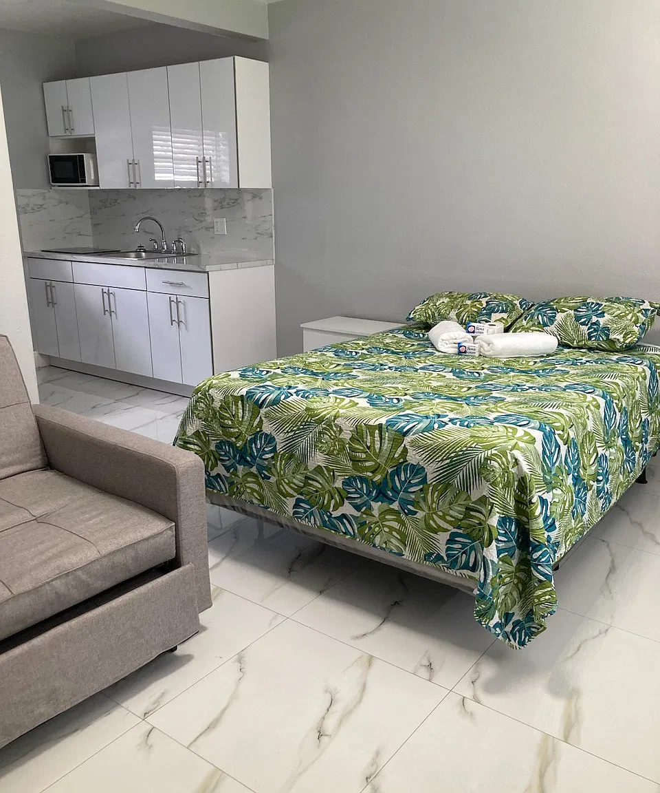 Studio, 350 sqft, $1,595 — Photo 2