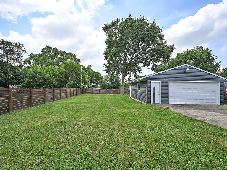 409 Glenn St — Photo 38