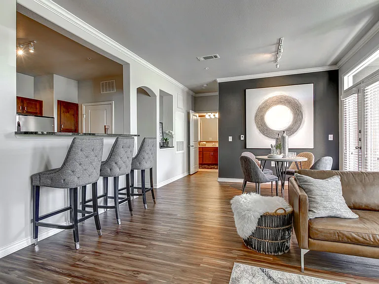 Large open floor plans in Las Colinas.