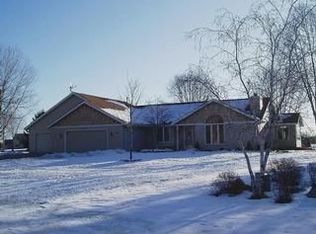 2764 Summerset Cir, Suamico, WI 54173