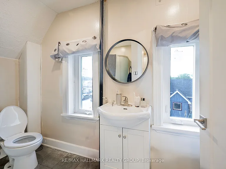 5561 Manotick Main St #1 — Photo 4