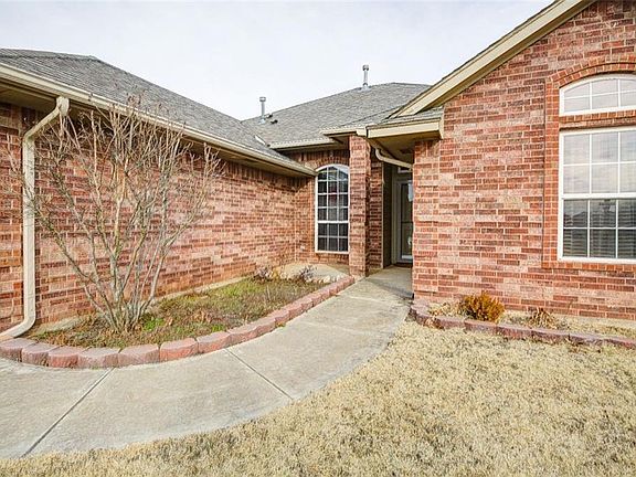 4th image of 501 SW 159th St