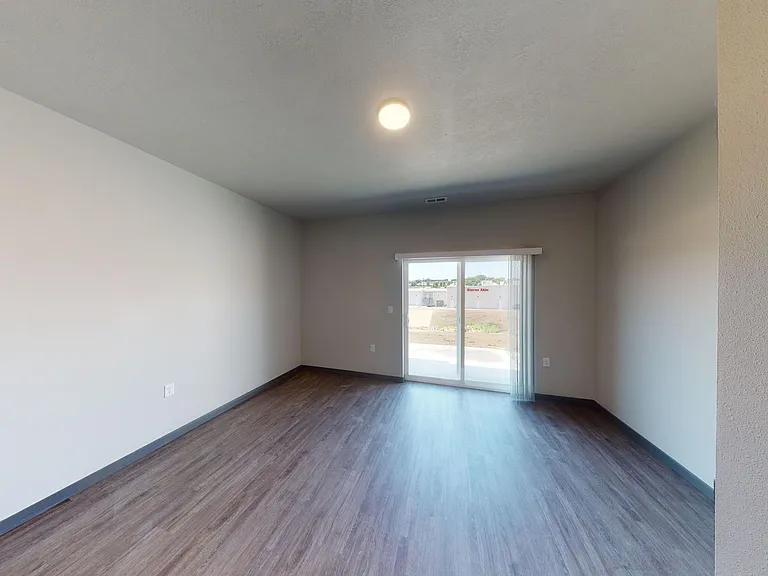 5800 Sunnybrook Plz — Photo 31