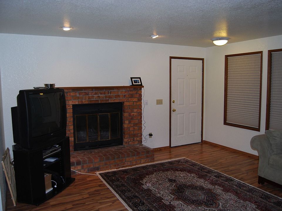 1st image of 685 NW Atalanta Way APT 3