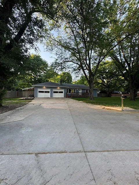 Building Photo - Quail Cir