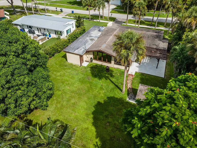 1310 La Faunce Way — Photo 33