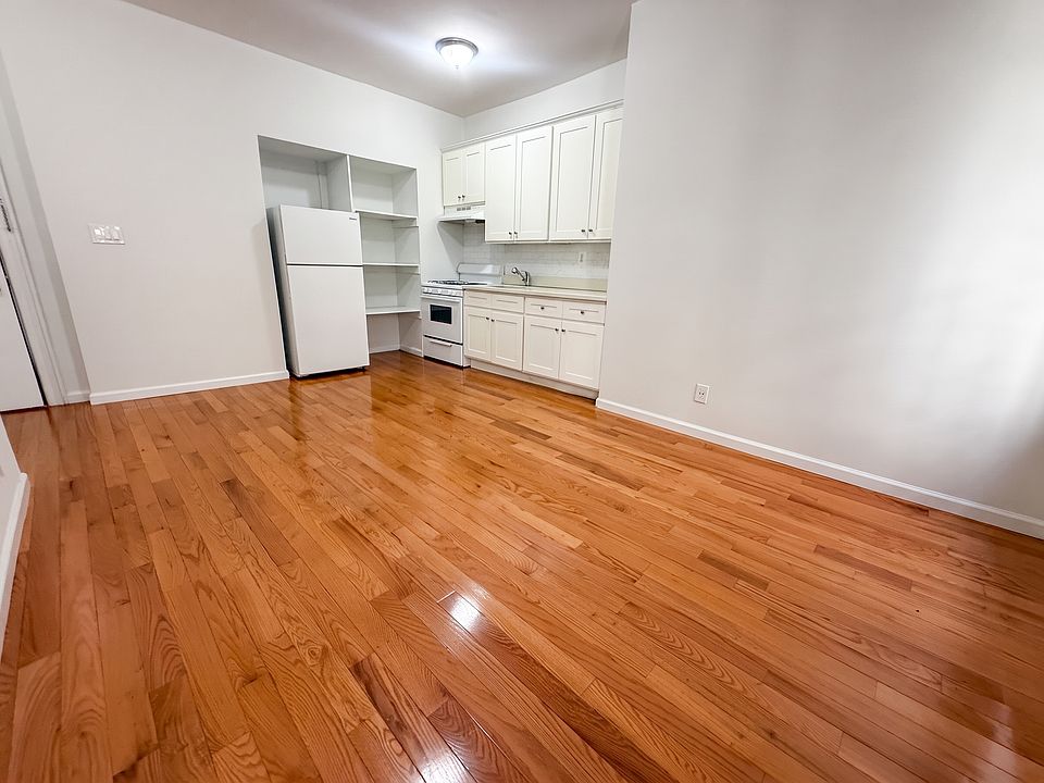 1st image of 160 Fenimore St #1