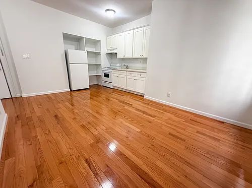 160 Fenimore St #1 Photo 1 160 Fenimore St #1 Photo 1
