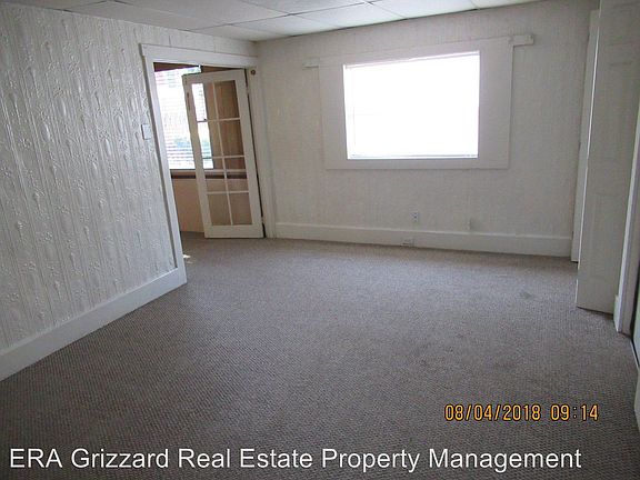 2nd image of 16 W Laurel Oak Dr APT A