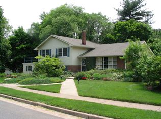 100 Forest Rd, Moorestown, NJ 08057