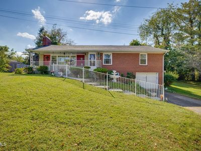 405 Twin Oaks Dr, Johnson City, TN, 37601