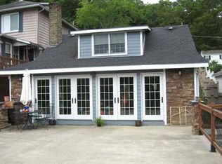 100 Maple Lk, Bridgeport, WV 26330