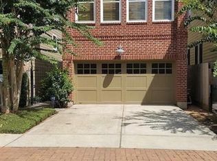 834 Nicholson St, Houston, TX 77007