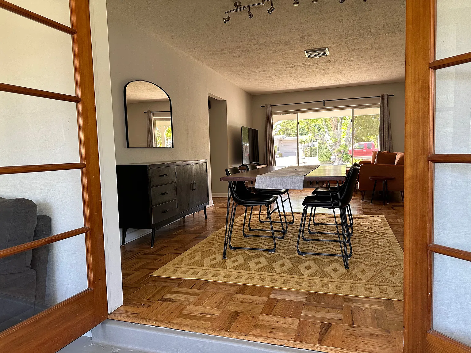 3 bed, 1.5 bath, 1445 sqft, $2,475 — Photo 4