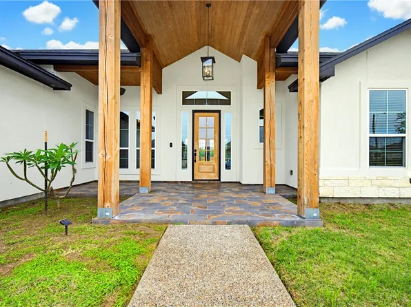 5426 Legends Dr, Corpus Christi, TX 78414