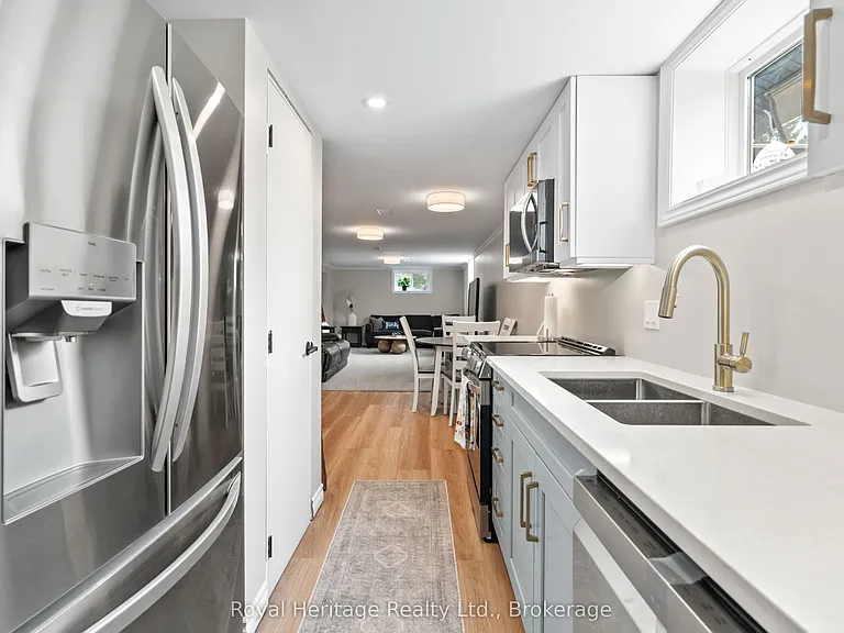 19 Kawartha Dr #LOWER — Photo 6