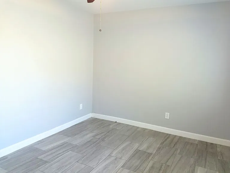 114 E Mariposa St #4 — Photo 4