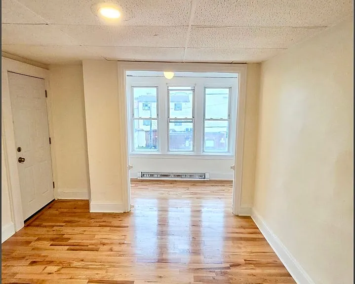 47 Montgomery Street — Photo 7