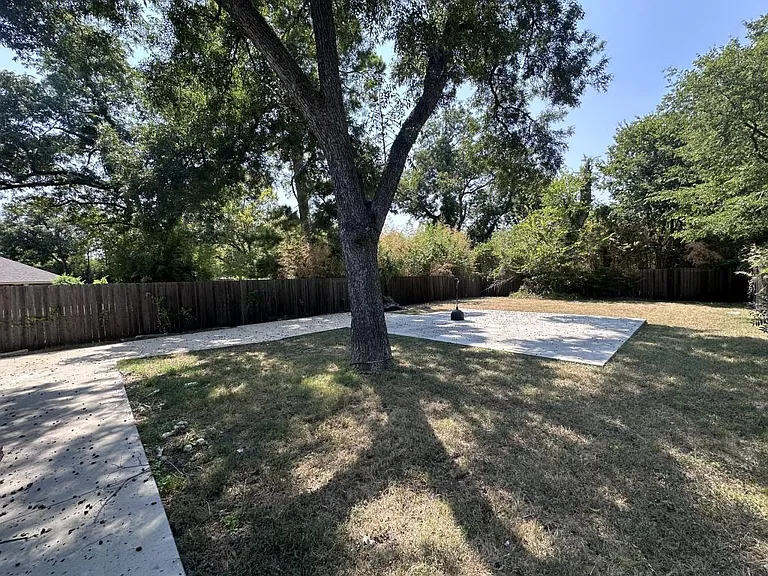 2903 Carpenter Ave — Photo 24