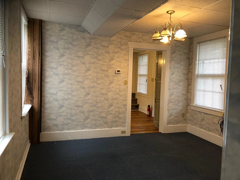 164 S River St #B — Photo 10