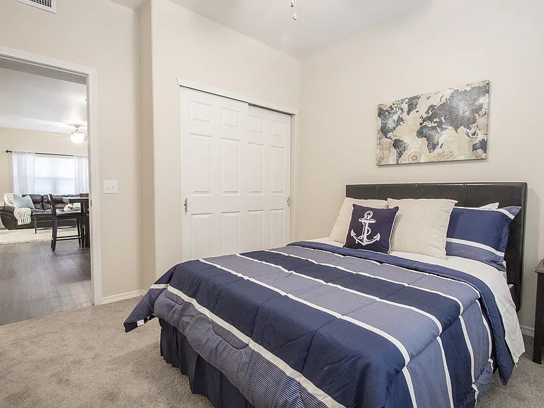 500 S Yarbrough Dr — Photo 8