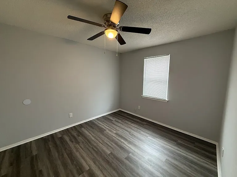 882 Crockett Pl #4 — Photo 6