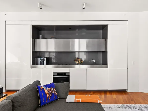 15 William Street image 4 of 19