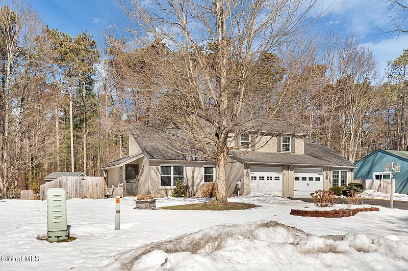 2nd image of 21 Arrow Wood Place