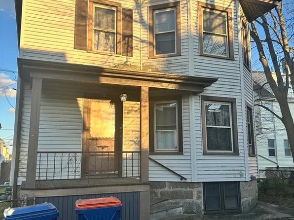12 Lombard St, New Bedford, MA 02740