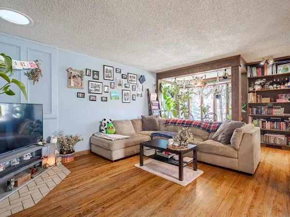 3124 W 14th St NW, Calgary, AB T2K 1H8