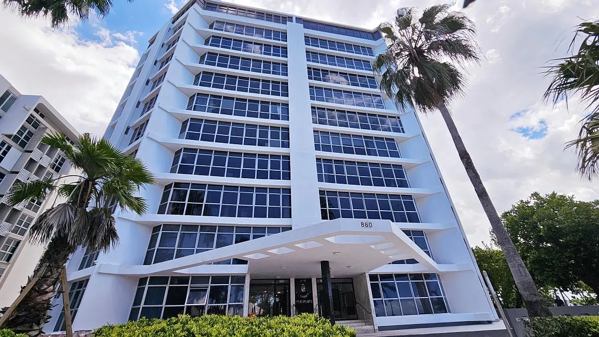 3 bed, 2100 sqft, $6,000 — Photo 1