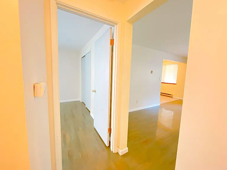 308 NE 45th St #5 — Photo 6