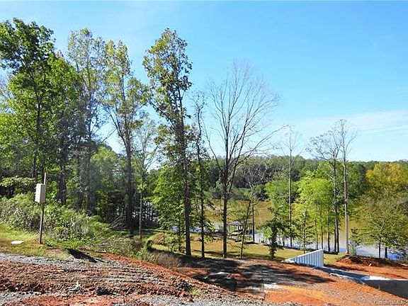 2nd image of 228 Bluewater Dr