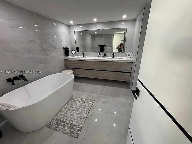 19707 Turnberry Way #23J — Photo 15