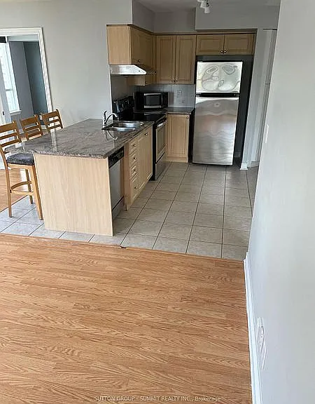 225 Wellesley St E #805 — Photo 14