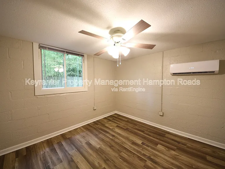 1303 Tallwood St #B — Photo 10