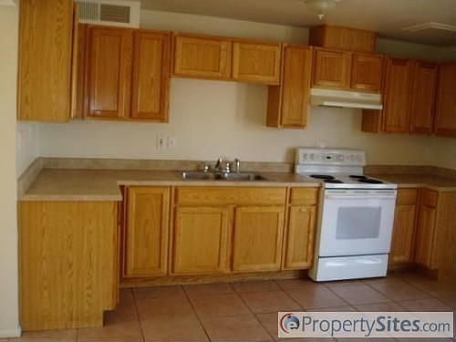 3rd image of 6938 W Holly St
