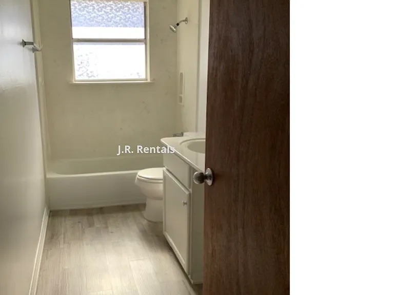 515 S 9th St — Photo 6