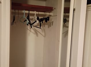 76 Central Dr ROOM 1, Stoughton, MA 02072