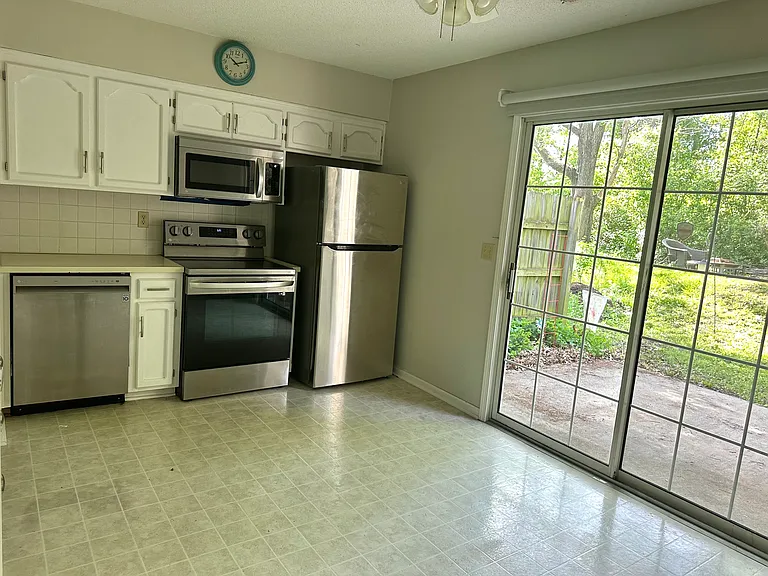 Dean Dr — Photo 5