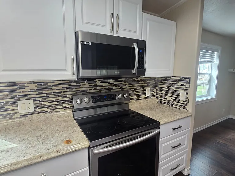 375 S 200 W — Photo 8